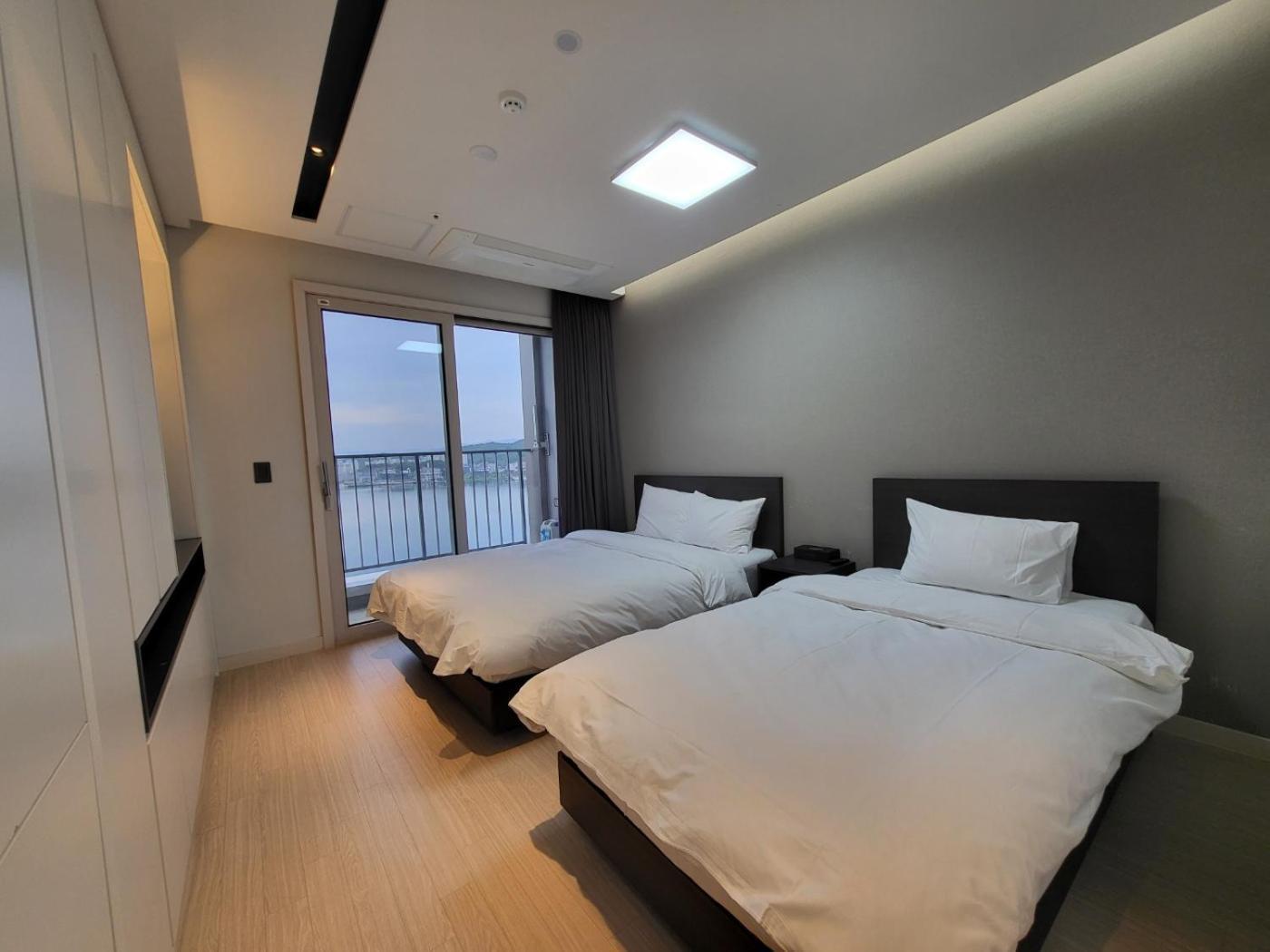Sota Suite Sokcho World State Exterior photo