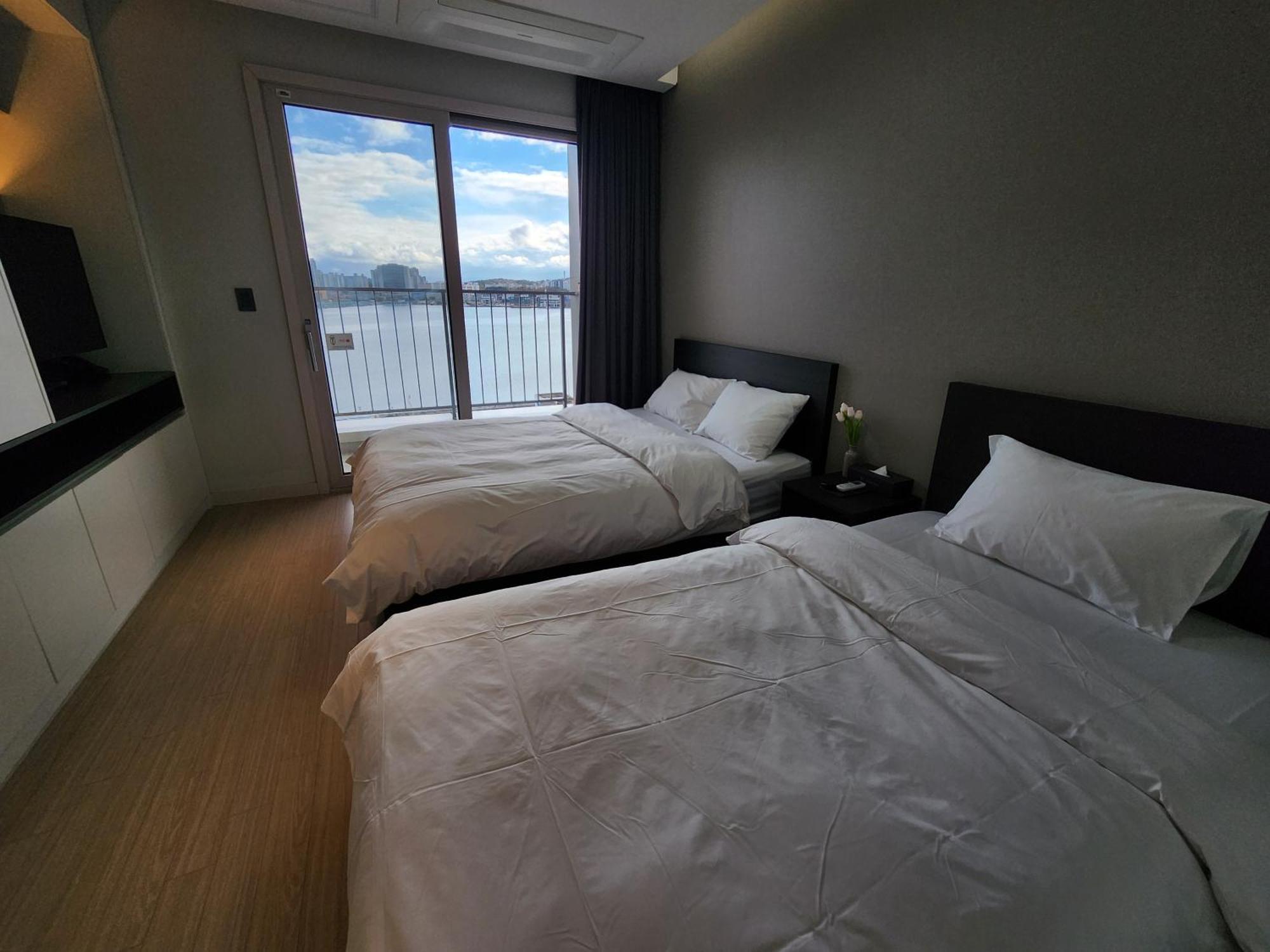 Sota Suite Sokcho World State Exterior photo